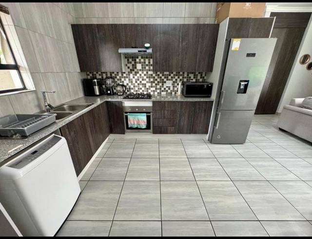 2 BEDROOM APARTMENT FOR SALE IN POMONA